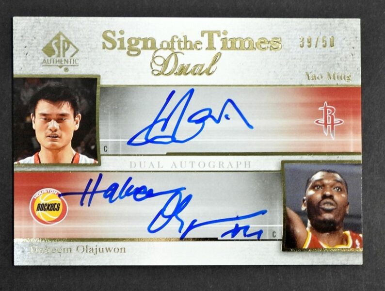 YAO MING & HAKEEM OLAJUWON SIGNED CARD