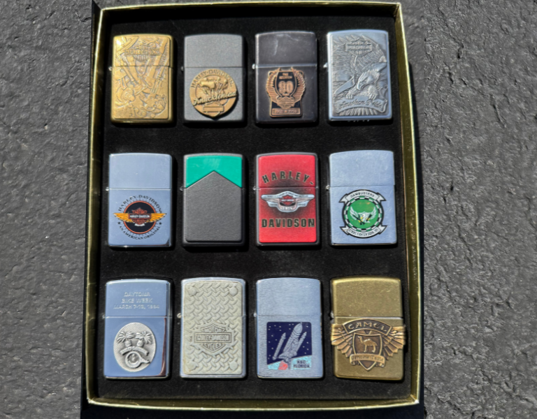 imgi_11_12-zippos-in-a-thingy