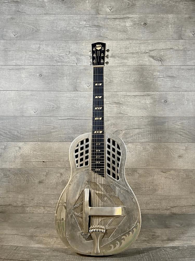 imgi_11_canva-tricone-scaled