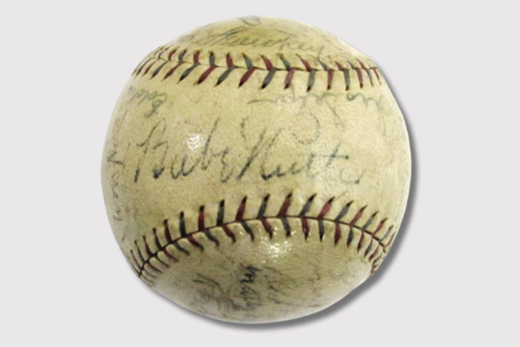 imgi_9_babe-ruth-signed-baseball-vintage-website
