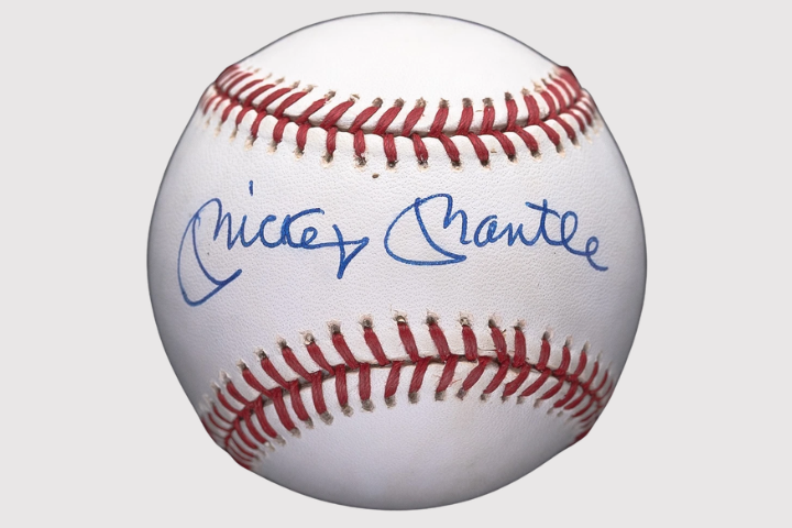 new pictures for website (720 x 480 px) mantle signed ball